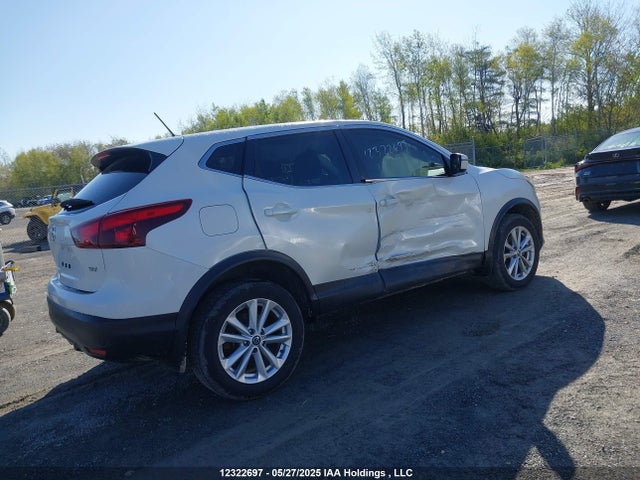 JN1BJ1CP3KW241784 Nissan 2019