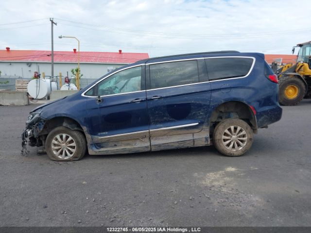 2C4RC1BG2HR730735 Chrysler Pacifica Touring L