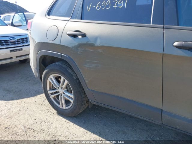 1C4PJMAS8FW699791 Jeep Cherokee Sport