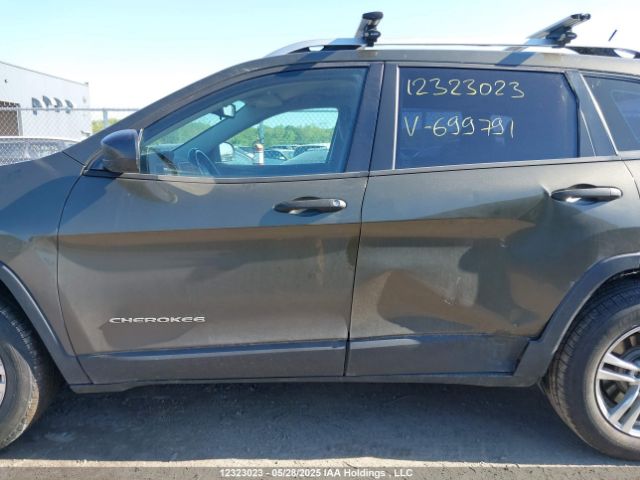 1C4PJMAS8FW699791 Jeep Cherokee Sport