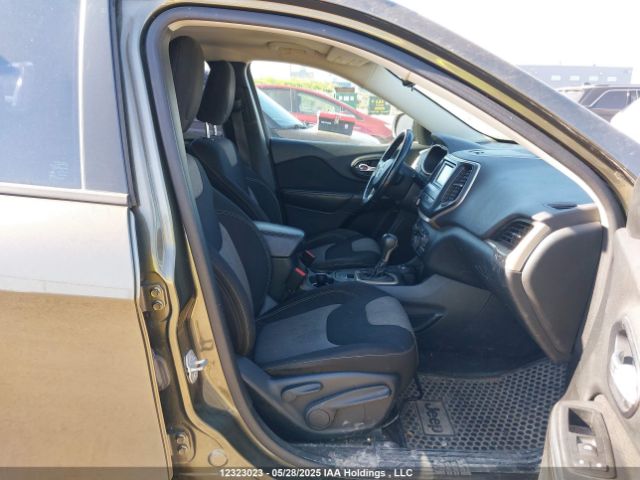 1C4PJMAS8FW699791 Jeep Cherokee Sport