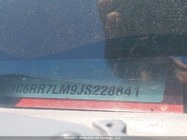 1C6RR7LM9JS228841 RAM 1500 Slt