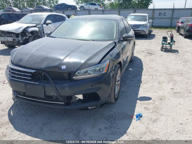 1VWCT7A32HC081564 Volkswagen 1.8 tsi