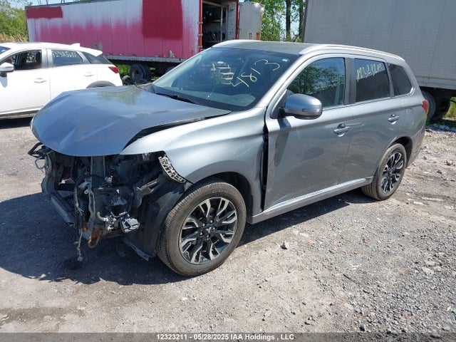 JA4J24A5XJZ607076 Mitsubishi Outlander Se/gt