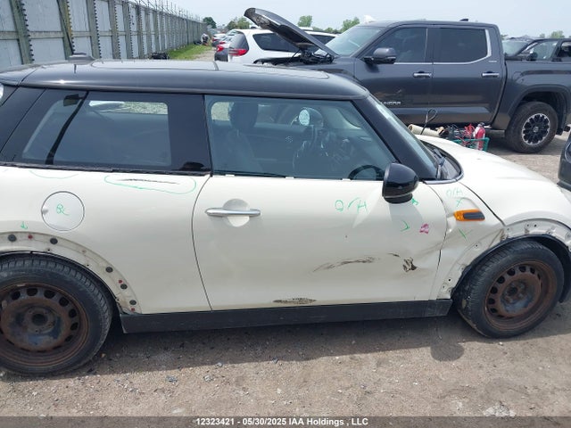 Продаж на аукціоні авто 2015 Mini 3 Door Cooper, vin: WMWXM5C50FT939371, номер лоту: 12323421