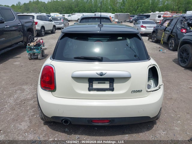 Продаж на аукціоні авто 2015 Mini 3 Door Cooper, vin: WMWXM5C50FT939371, номер лоту: 12323421