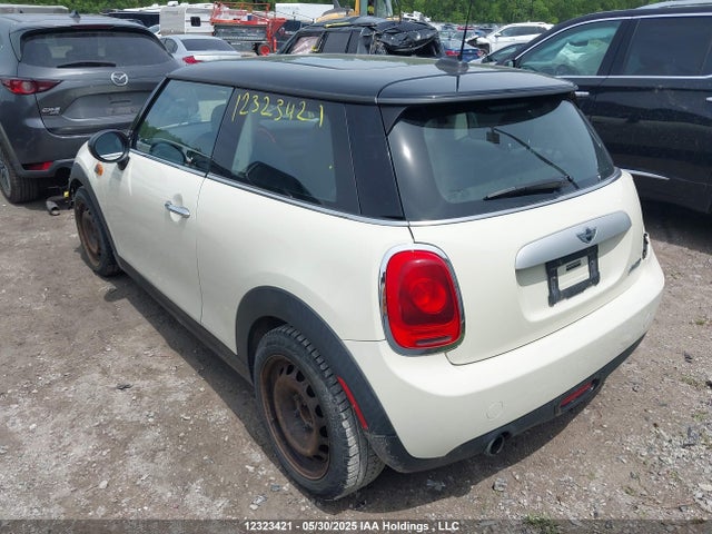 Продаж на аукціоні авто 2015 Mini 3 Door Cooper, vin: WMWXM5C50FT939371, номер лоту: 12323421