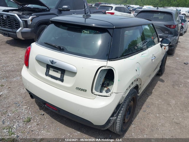 Продаж на аукціоні авто 2015 Mini 3 Door Cooper, vin: WMWXM5C50FT939371, номер лоту: 12323421