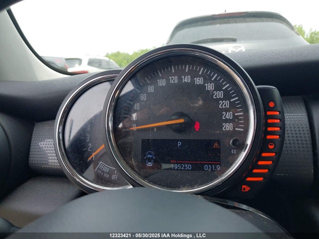 Продаж на аукціоні авто 2015 Mini 3 Door Cooper, vin: WMWXM5C50FT939371, номер лоту: 12323421