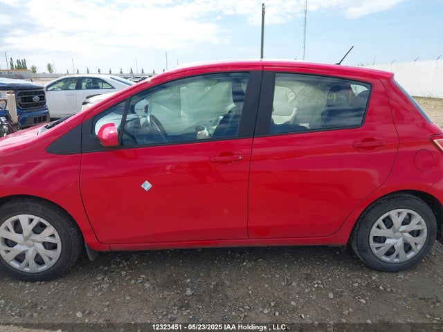 VNKKTUD30JA100226 Toyota Yaris L/le/se