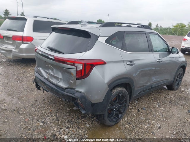 KIA Seltos 2024 KNDETCA75R7572342 Image 4