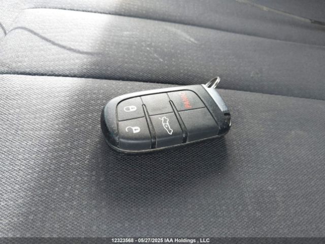 1C3CCCFB0FN645410 Chrysler 200 LX