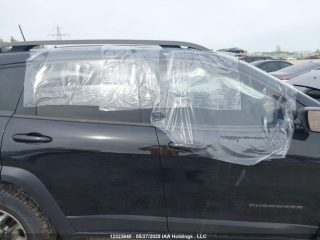 1C4PJMBX2KD274258 Jeep Cherokee Trailhawk