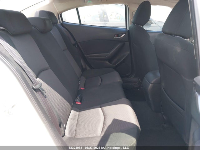 JM1BN1U79H1118108 Mazda pe