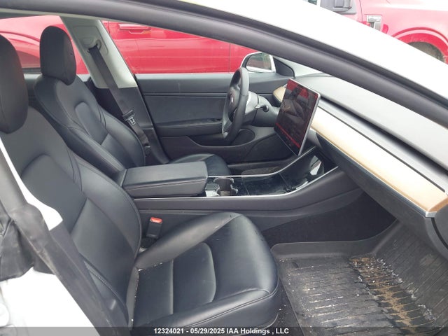 5YJ3E1EAXKF428023 Tesla MODEL 3