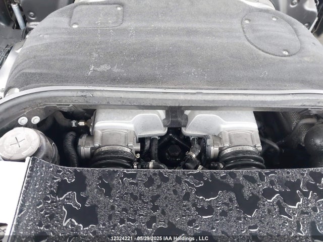 2011 Audi R8 5.2 Quattro მანქანა იყიდება აუქციონზე, vin: WUAVNAFG8BN000421, აუქციონის ნომერი: 12324221