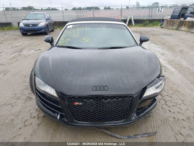 2011 Audi R8 5.2 Quattro მანქანა იყიდება აუქციონზე, vin: WUAVNAFG8BN000421, აუქციონის ნომერი: 12324221