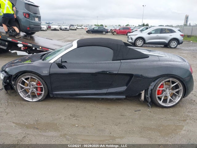 2011 Audi R8 5.2 Quattro მანქანა იყიდება აუქციონზე, vin: WUAVNAFG8BN000421, აუქციონის ნომერი: 12324221