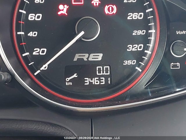 2011 Audi R8 5.2 Quattro მანქანა იყიდება აუქციონზე, vin: WUAVNAFG8BN000421, აუქციონის ნომერი: 12324221