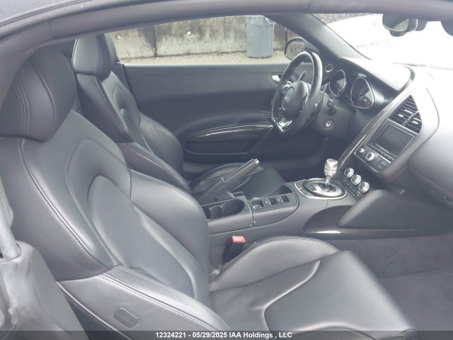 2011 Audi R8 5.2 Quattro მანქანა იყიდება აუქციონზე, vin: WUAVNAFG8BN000421, აუქციონის ნომერი: 12324221