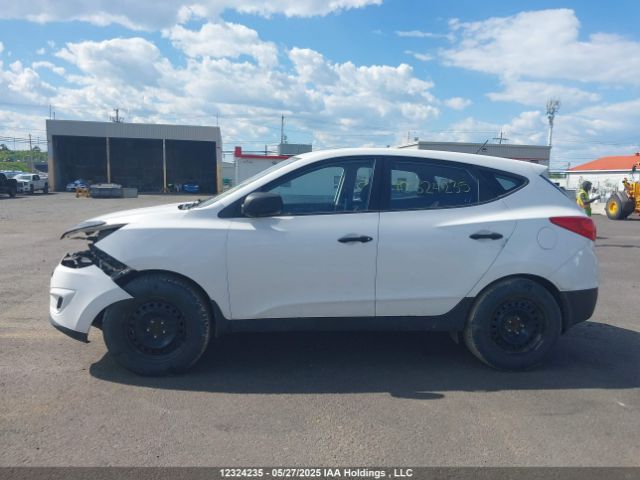 KM8JT3AF9FU076331 Hyundai TUCSON GLS