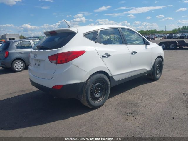 KM8JT3AF9FU076331 Hyundai TUCSON GLS