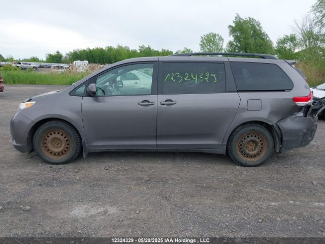 5TDKK3DC3ES468298 Toyota SIENNA LE
