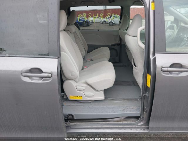 5TDKK3DC3ES468298 Toyota SIENNA LE