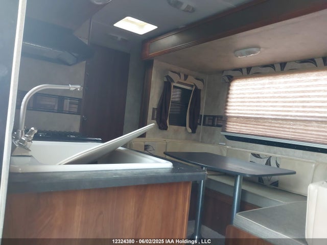 4YDT21229EX421075 Keystone keystone