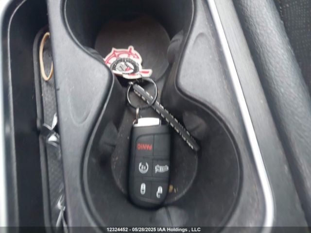 1C3CCCAB9FN548875 Chrysler 2015