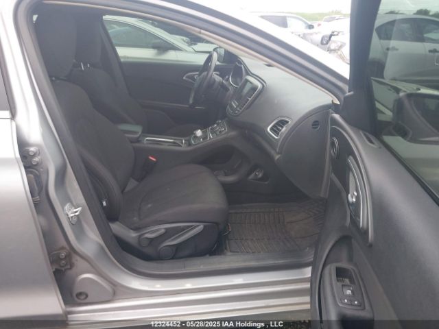 1C3CCCAB9FN548875 Chrysler 2015