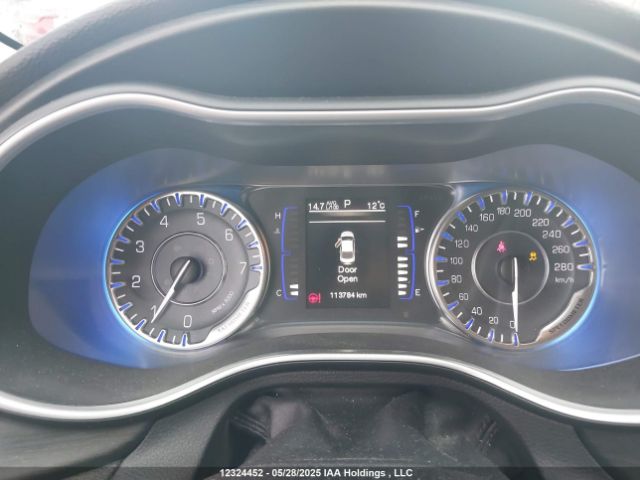 1C3CCCAB9FN548875 Chrysler 2015