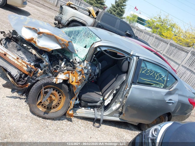 3N1CN7AP8EL823999 Nissan 2014