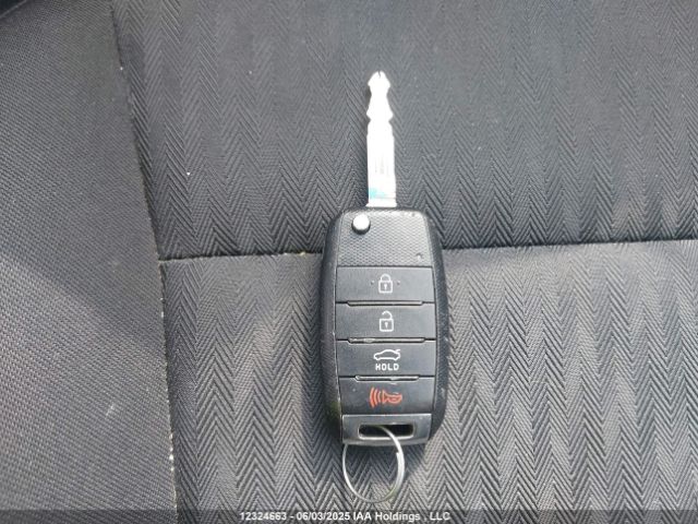 KNAFK4A61F5290806 KIA FORTE LX