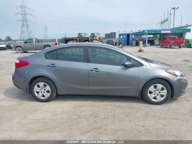 KNAFK4A61F5290806 KIA FORTE LX