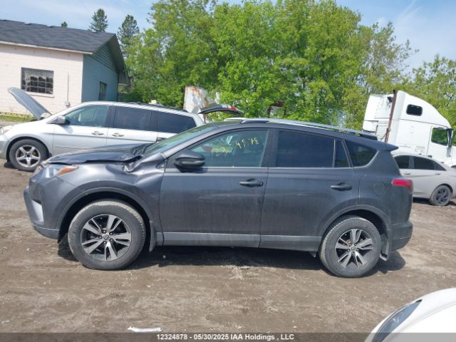2T3ZFREV8JW425655 Toyota RAV4 LE