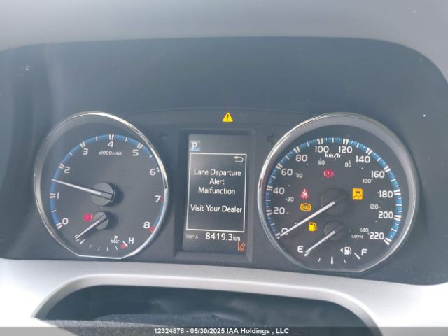 2T3ZFREV8JW425655 Toyota RAV4 LE