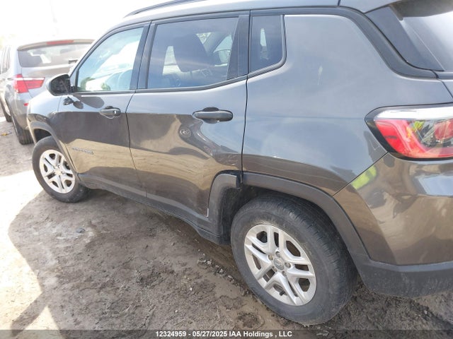 3C4NJCAB1HT669736 Jeep 2017