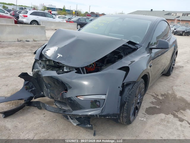 7SAYGDEF3NF461983 Tesla Model Y Performance