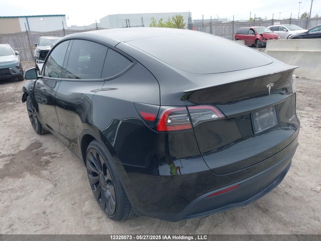 7SAYGDEF3NF461983 Tesla Model Y Performance