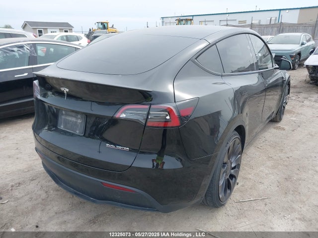 7SAYGDEF3NF461983 Tesla Model Y Performance