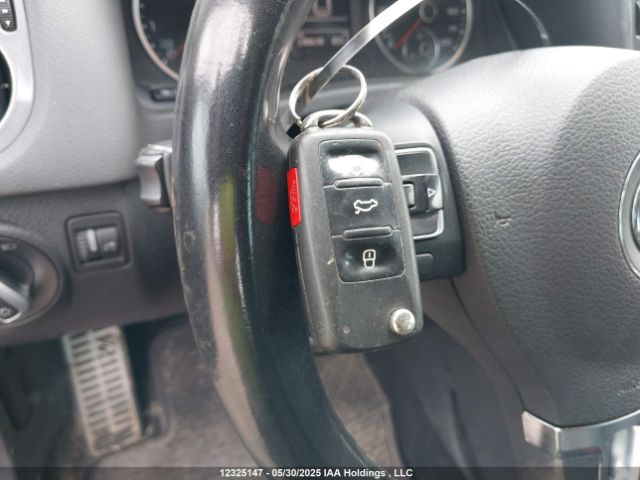 WVGNV7AX7HK007518 Volkswagen Tiguan