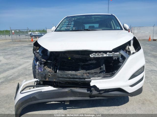 KM8J2CA41HU548820 Hyundai TUCSON SE