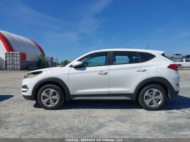 KM8J2CA41HU548820 Hyundai TUCSON SE
