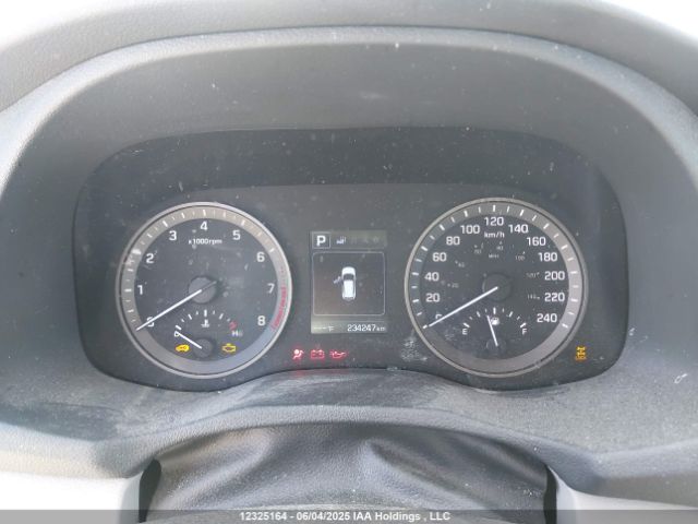 KM8J2CA41HU548820 Hyundai TUCSON SE