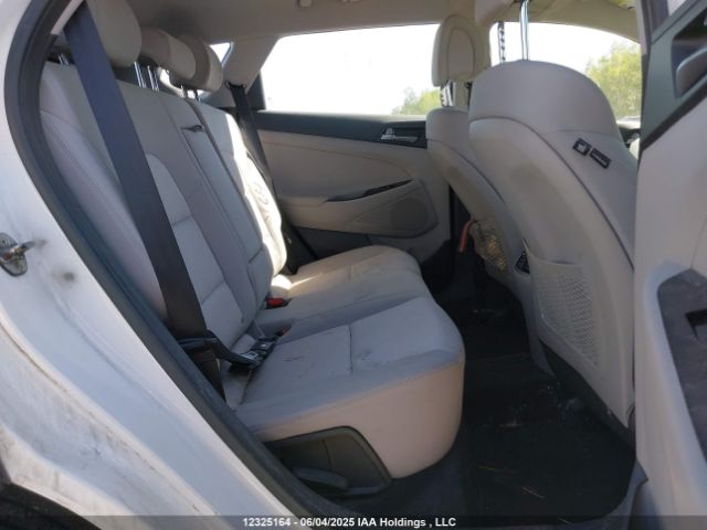 KM8J2CA41HU548820 Hyundai TUCSON SE