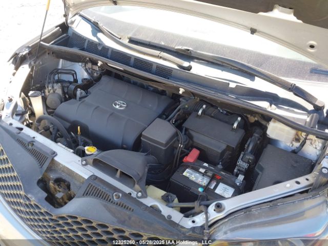 5TDXK3DC4FS551939 Toyota Sienna Se 8 Passenger