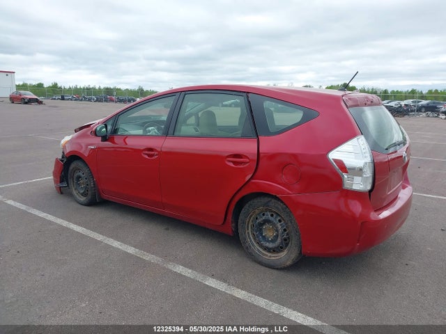 Toyota PRIUS V 2014 JTDZN3EU2E3355585 Image 3