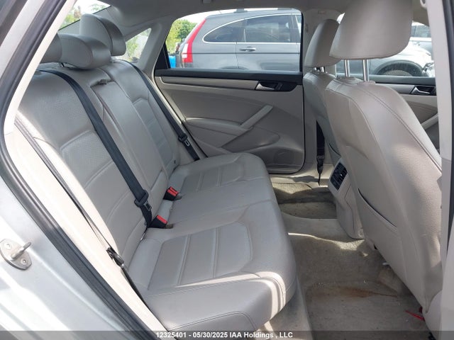 1VWBV7A30FC038490 Volkswagen Passat