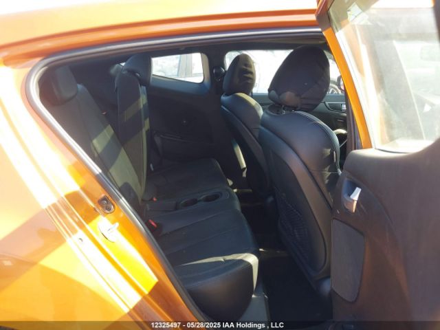 KMHTC6AE6GU288803 Hyundai Veloster Turbo